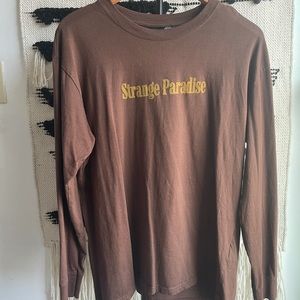 Strange paradise brown medium long sleeve graphic t-shirt